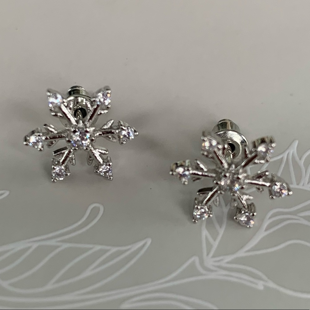 NEW Snowflake Crystal Pavé Stud Earrings